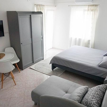 Apartments By The Sea Sukosan, Zadar - 6229 Экстерьер фото