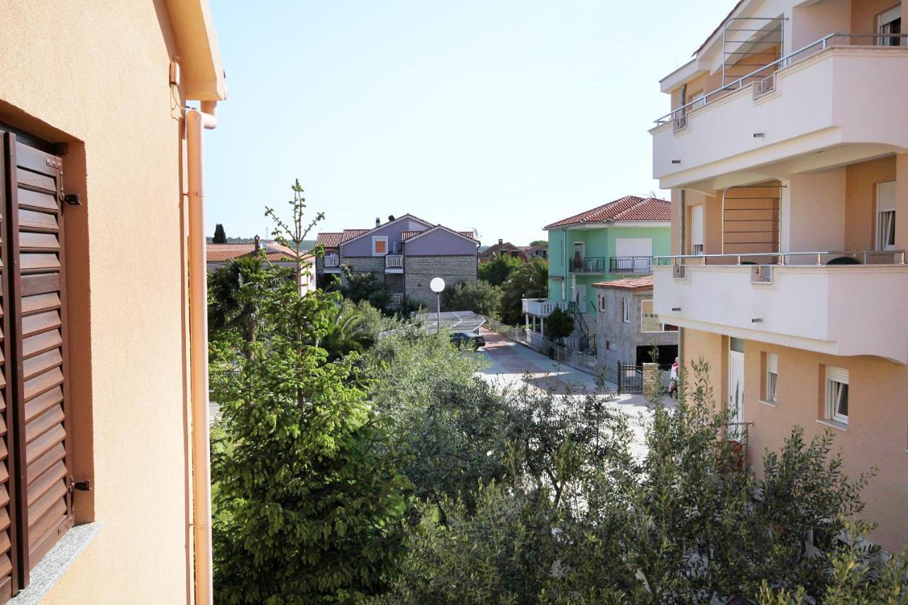 Apartments By The Sea Sukosan, Zadar - 6229 Экстерьер фото