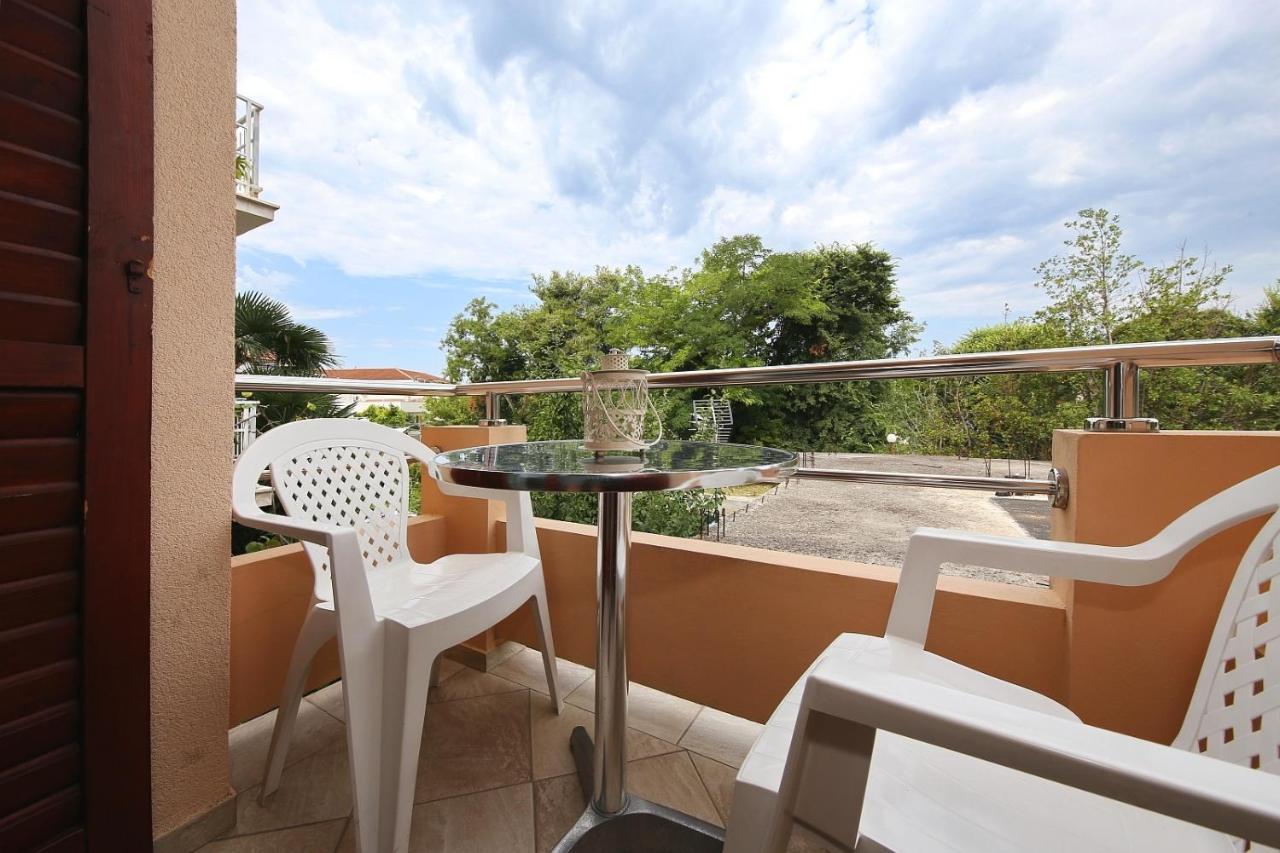 Apartments By The Sea Sukosan, Zadar - 6229 Экстерьер фото