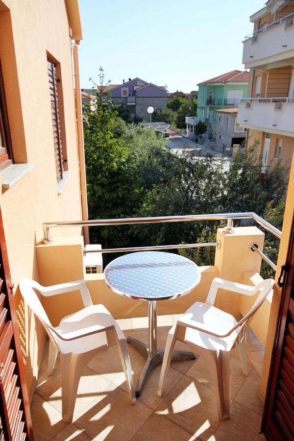Apartments By The Sea Sukosan, Zadar - 6229 Экстерьер фото